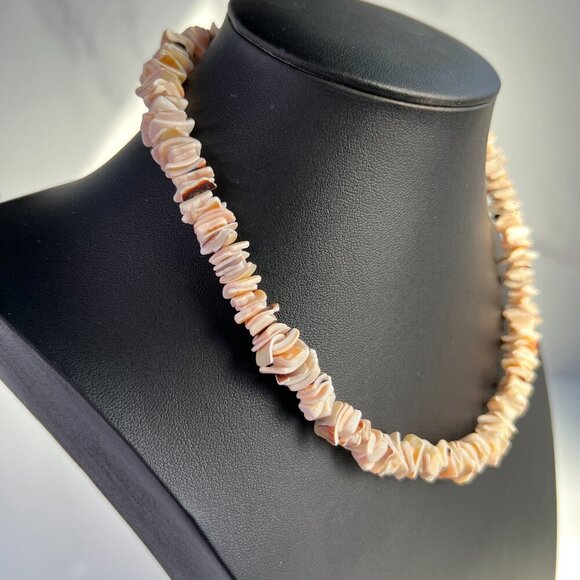 Vintage Puka Shell Chip Orange and White Necklace - Picture 2 of 7